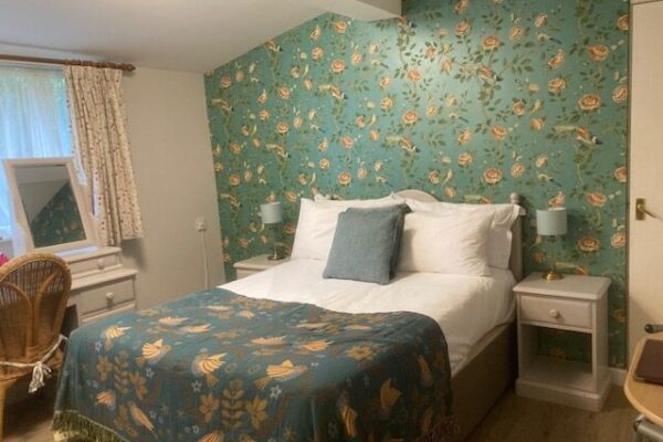 Newly refurbished bedroom in Pinewood 3